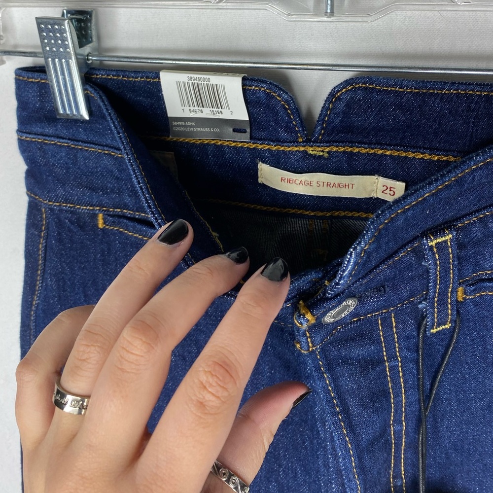 Levi’s Premium Ribcage Ankle Straight - Picture 6 of 9
